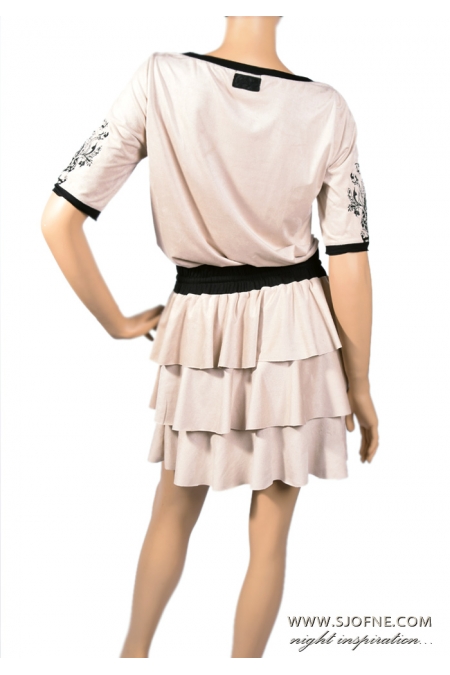 Beżowa sukienka z falbanami sukienka z zamszu  Beige chamois dress with flounce Бежевое платье из замши с флагом sjofne