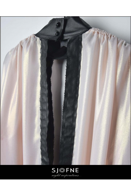Elegancka bluzka z dekoltem z tyłu i  przodu zapinana na guziczki Sjofne