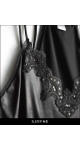 Stylowy, czarny top z koronką to elegancka bluzka do pracy od projektantki mody Sjofne