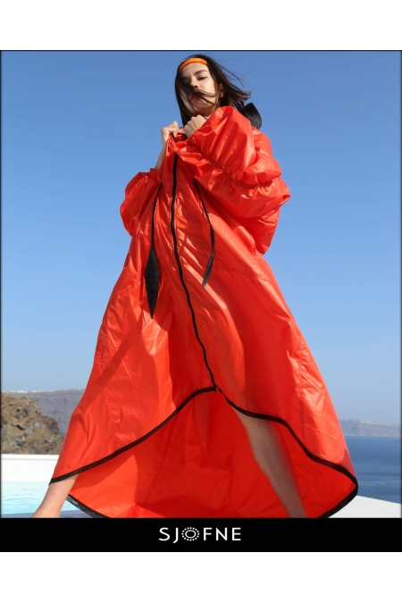 Elegancki płaszcz przeciwdeszczowy damski pomarańczowy od polskiego projektanta mody Sjofne Sylwia Maria Macioła