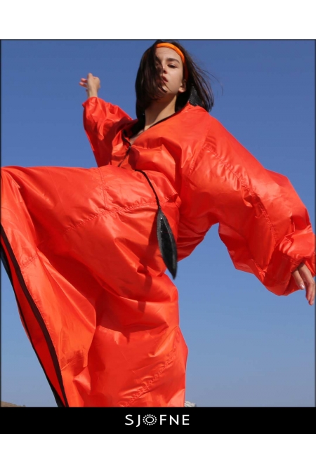 Moda streetwearowa Sjofne, Orange coat oversize, Polski projektant odzieży damskiej