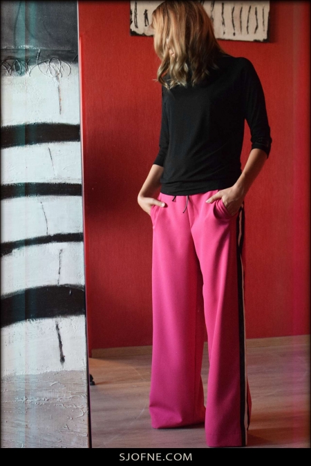 Różowe spodnie z bardzo szerokimi nogawkami Sjofne Polska marka-  pink pants trousers sjofne