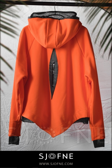 stylizacja-na-codzien-z-bluza-dresowa-z-kapturem-pomaranczowa-hit-lata-orange-hoodie-Sjofne