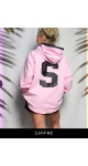 hiphopowa bluza z kapturem w kolorze jasnego różu oversizowa luźna z dłuższym tyłem Sjofne od projektanta pink hoodie