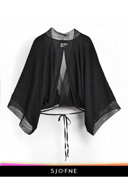 Elegancka czarna bluzka w stylu kimono z dekoltem V i odkrytymi plecami z pięknym szerokim rękawem 3/4 od projektantki m